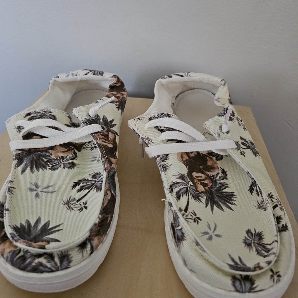 New with out tagsCOMFY SHOES